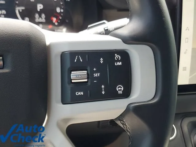 2025 Land Rover Defender X-Dynamic SE photo 25