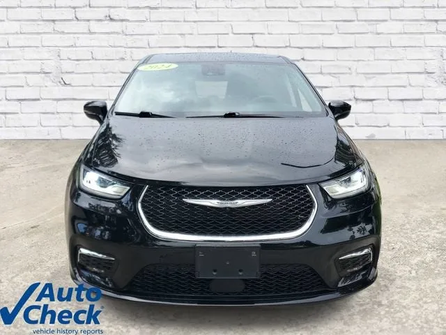 2024 Chrysler Pacifica Touring L photo 6