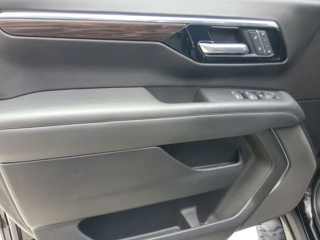 2025 Chevrolet Tahoe Z71 photo 20