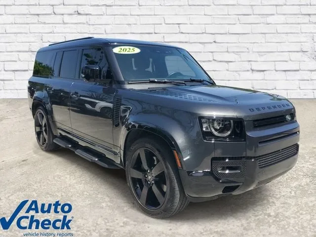 2025 Land Rover Defender X-Dynamic SE photo 4