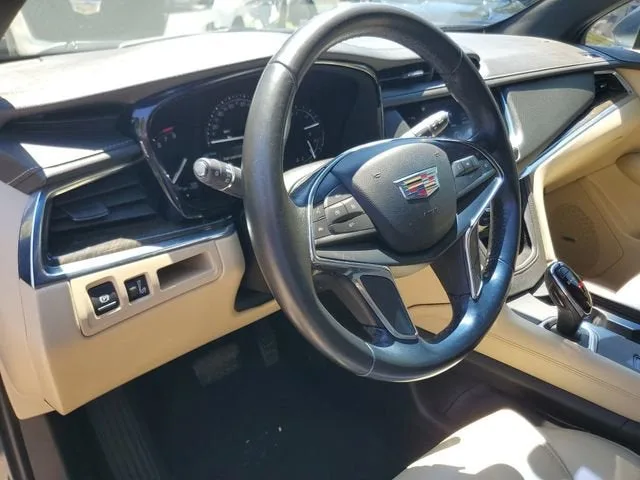 2019 Cadillac XT5 FWD photo 19