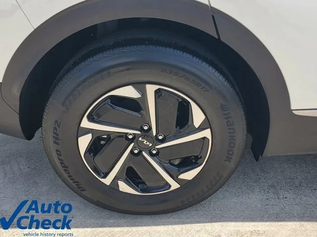 2023 Kia Sportage Hybrid LX photo 8
