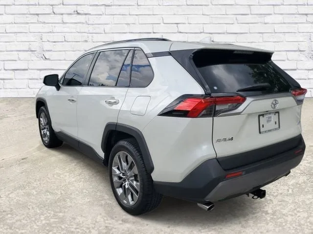2020 Toyota RAV4 Limited photo 2