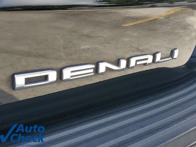 2022 GMC Yukon XL Denali photo 9