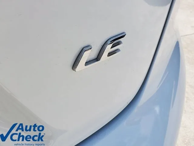 2024 Toyota Corolla LE photo 9