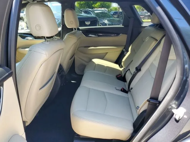 2019 Cadillac XT5 FWD photo 12