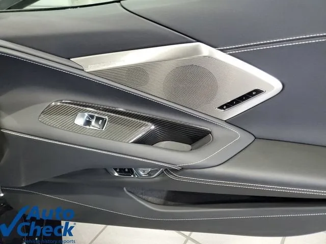 2024 Chevrolet Corvette Stingray 2LT photo 12