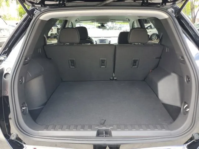 2023 Chevrolet Equinox LS photo 9