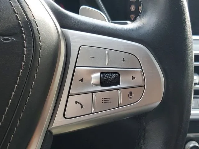 2021 BMW X7 xDrive40i photo 25
