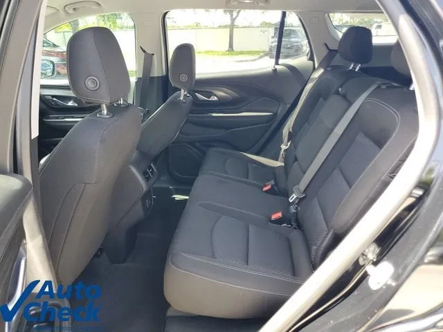 2024 GMC Terrain SLE photo 12