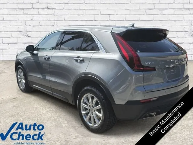 2023 Cadillac XT4 Luxury photo 2
