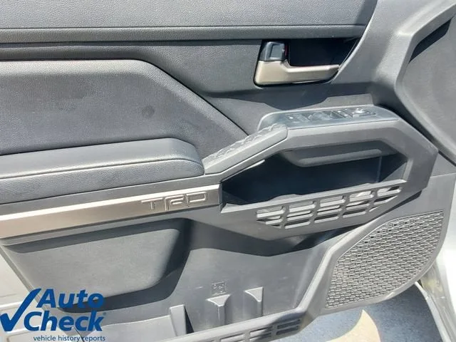 2025 Toyota Tacoma 2WD SR5 photo 17