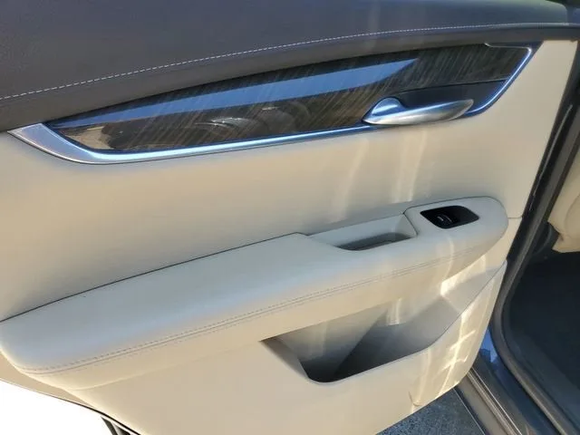 2019 Cadillac XT5 FWD photo 14