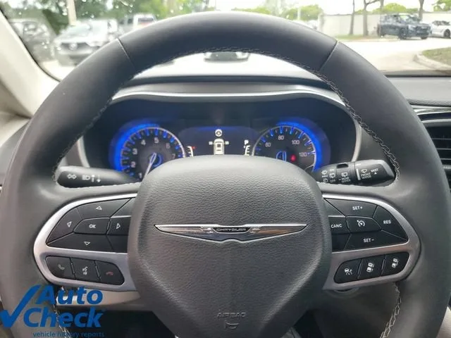 2024 Chrysler Pacifica Touring L photo 20