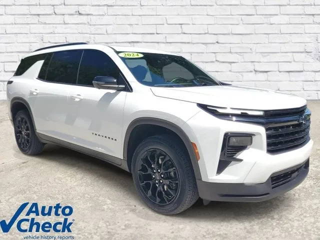 2024 Chevrolet Traverse LT photo 5