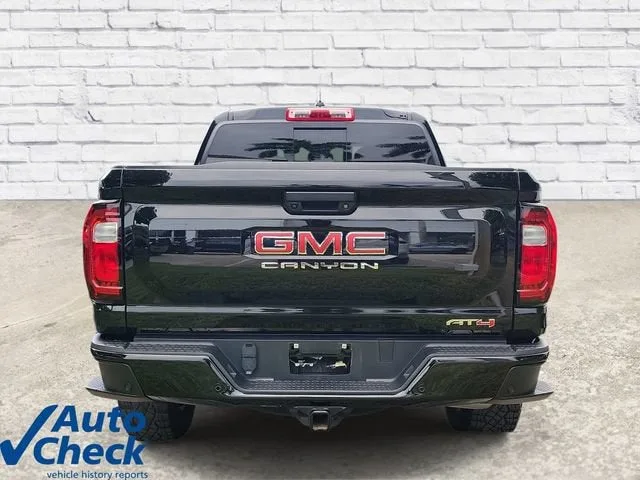 2024 GMC Canyon AT4 photo 3