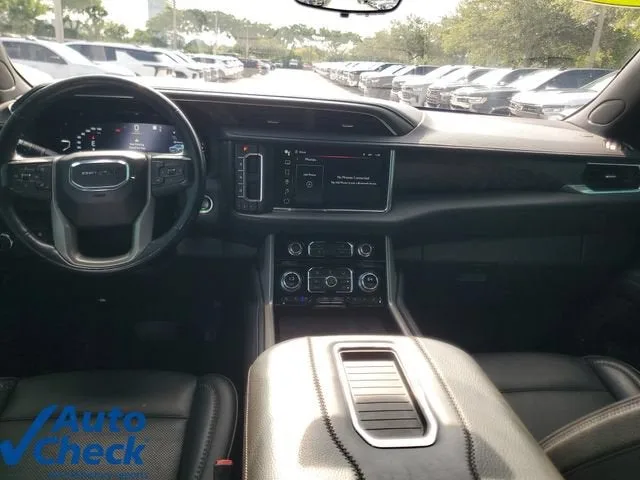 2022 GMC Yukon XL Denali photo 17