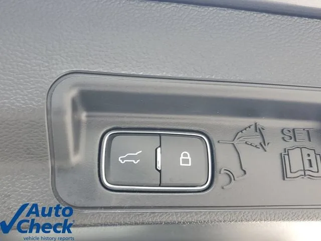 2023 Ford Explorer ST photo 11