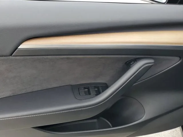 2023 Tesla Model 3 Performance photo 20