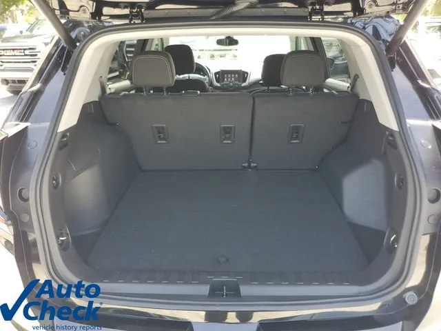 2024 GMC Terrain SLE photo 10