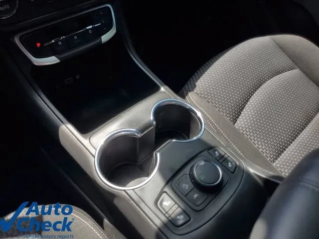 2024 GMC Terrain SLE photo 28