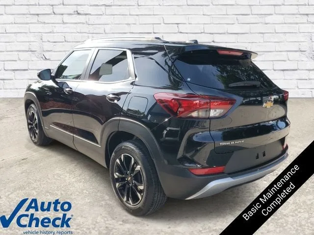 2023 Chevrolet Trailblazer LT photo 2