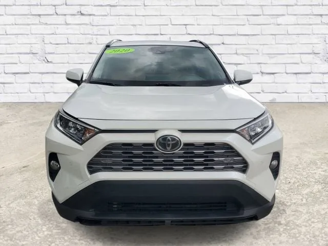 2020 Toyota RAV4 Limited photo 6