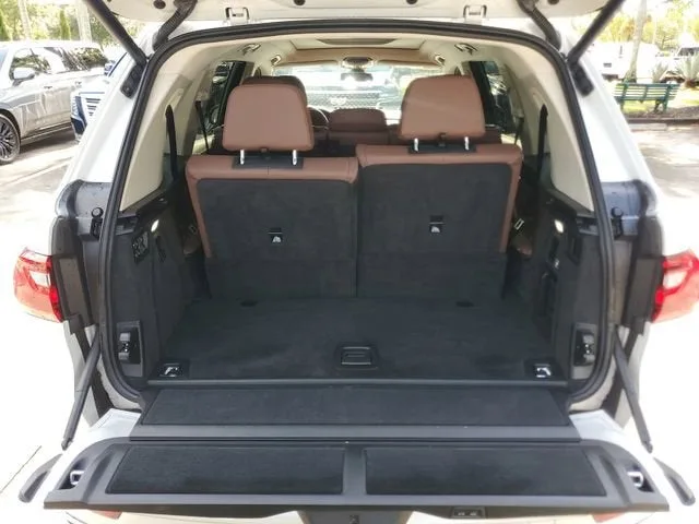 2021 BMW X7 xDrive40i photo 10