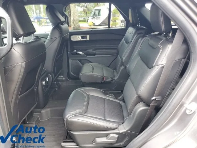 2023 Ford Explorer ST photo 13