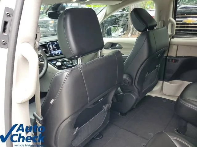 2024 Chrysler Pacifica Touring L photo 13