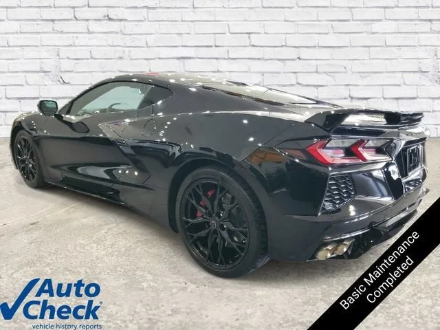 2024 Chevrolet Corvette Stingray 2LT photo 2