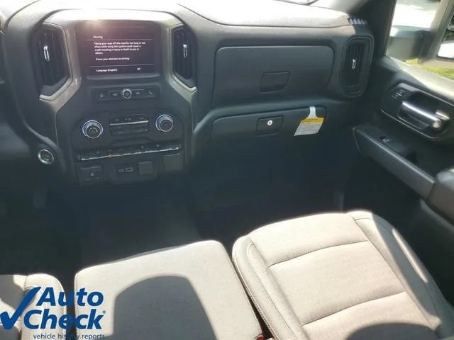 2025 Chevrolet Silverado 2500 HD Custom photo 15