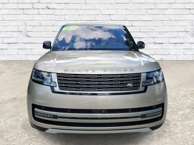 2023 Land Rover Range Rover SE photo 6