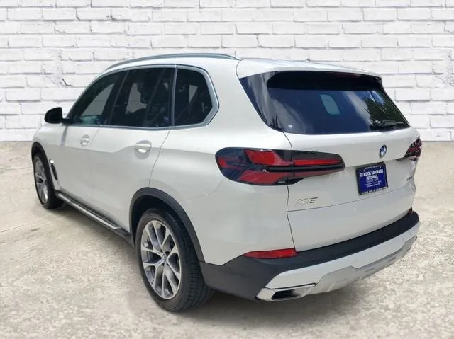 2026 BMW X5 xDrive40i photo 2
