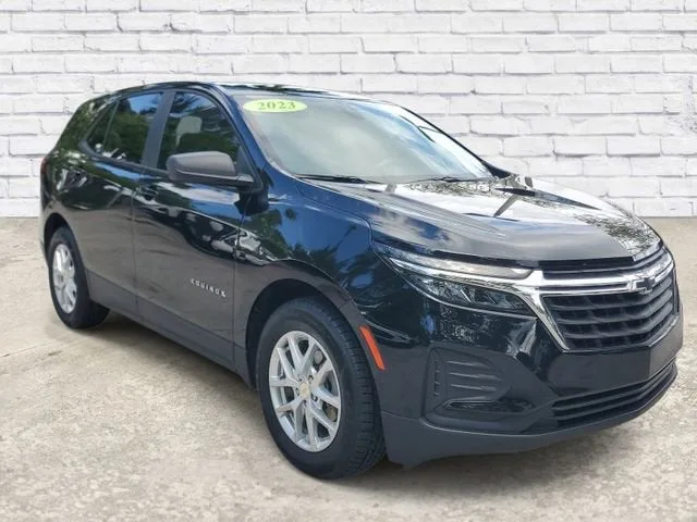 2023 Chevrolet Equinox LS photo 5