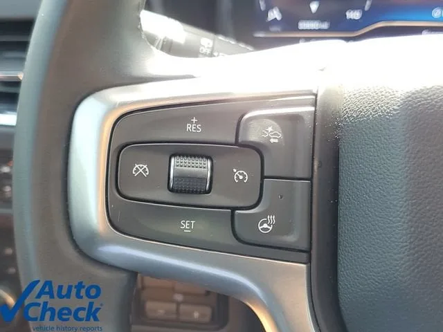 2024 Chevrolet Suburban LT photo 25