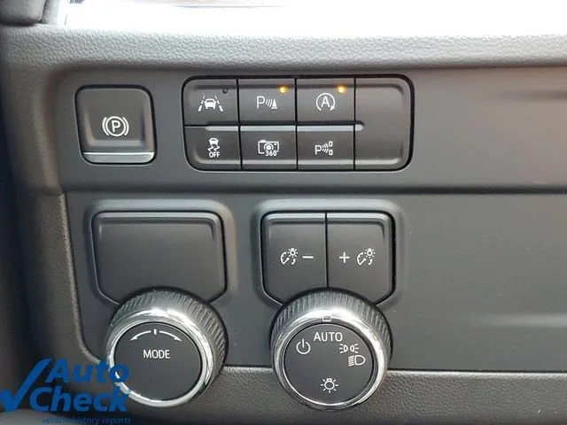 2025 Chevrolet Suburban LS photo 26