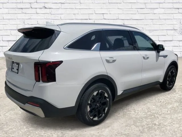 2024 Kia Sorento S photo 4