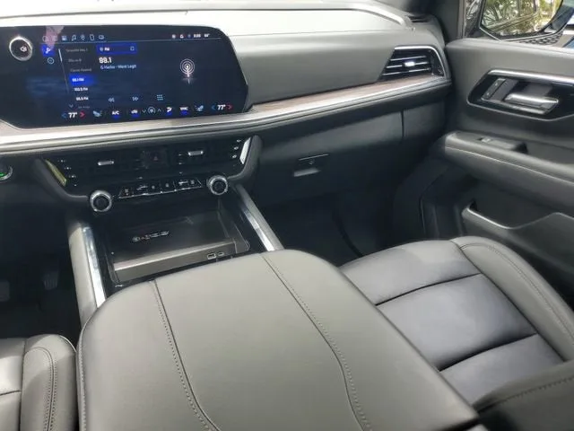 2025 Chevrolet Tahoe Z71 photo 16