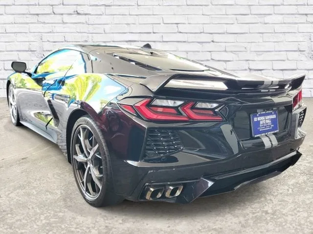 2021 Chevrolet Corvette Stingray 2LT photo 2
