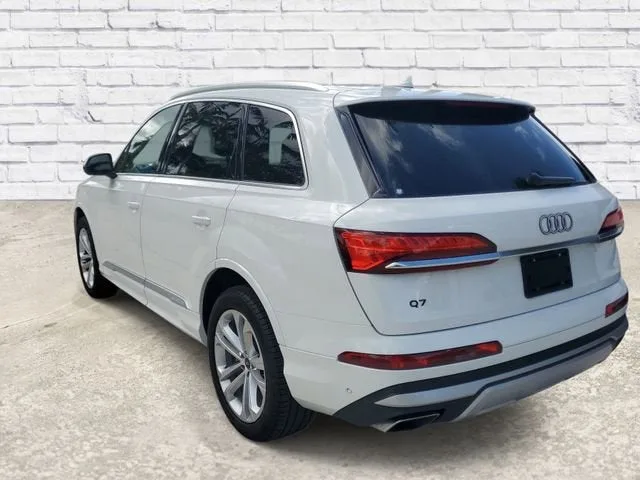 2025 Audi Q7 Premium Plus photo 2
