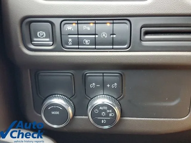 2023 GMC Yukon SLT photo 30