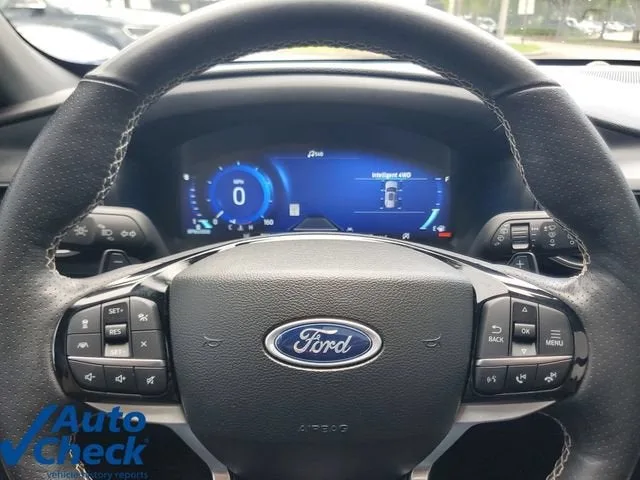 2023 Ford Explorer ST photo 24