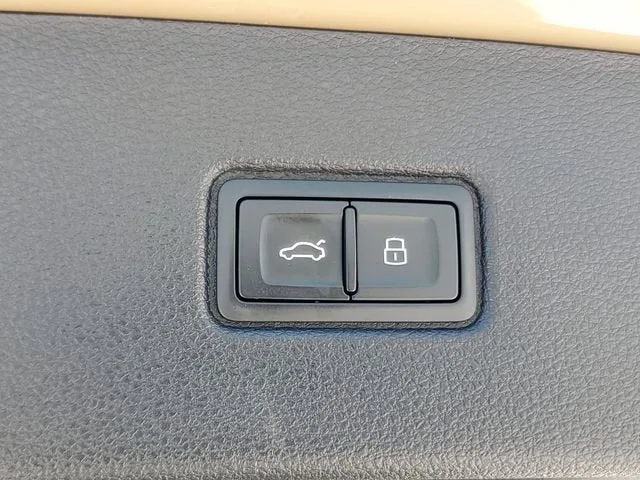 2025 Audi Q7 Premium Plus photo 10