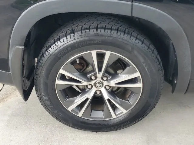 2016 Toyota Highlander XLE photo 7