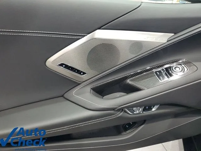 2024 Chevrolet Corvette Stingray 2LT photo 17