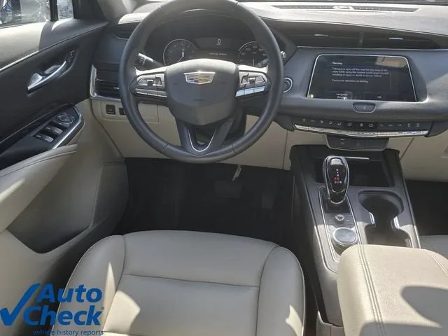 2023 Cadillac XT4 Luxury photo 17