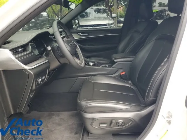 2025 Jeep Grand Cherokee Limited photo 18