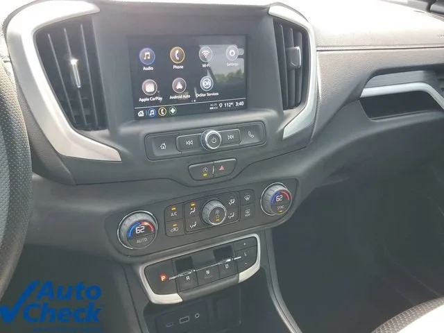 2024 GMC Terrain SLE photo 26