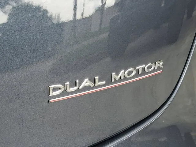 2023 Tesla Model 3 Performance photo 8